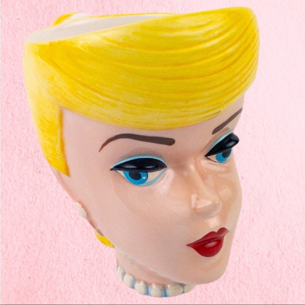 ❤️Barbie Head Vase/Mug 1994❤️